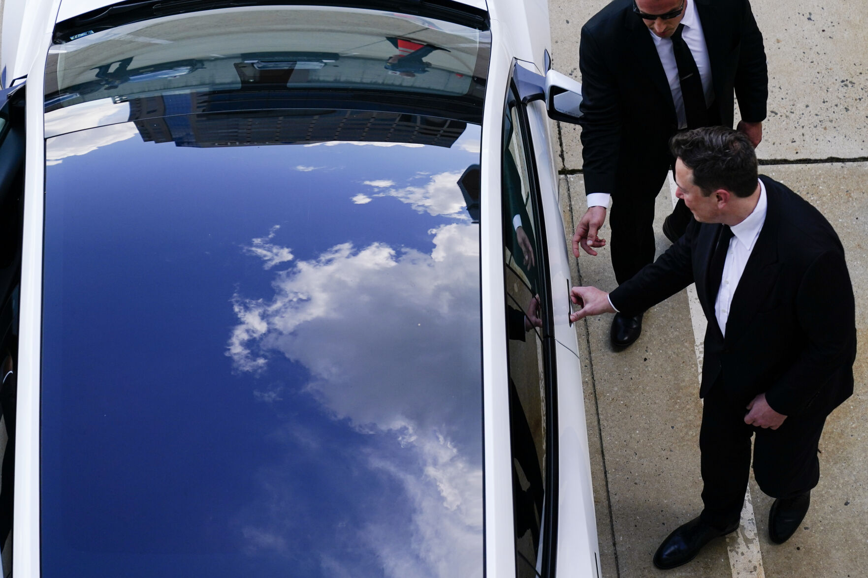 APTOPIX Elon Musk SolarCity Lawsuit